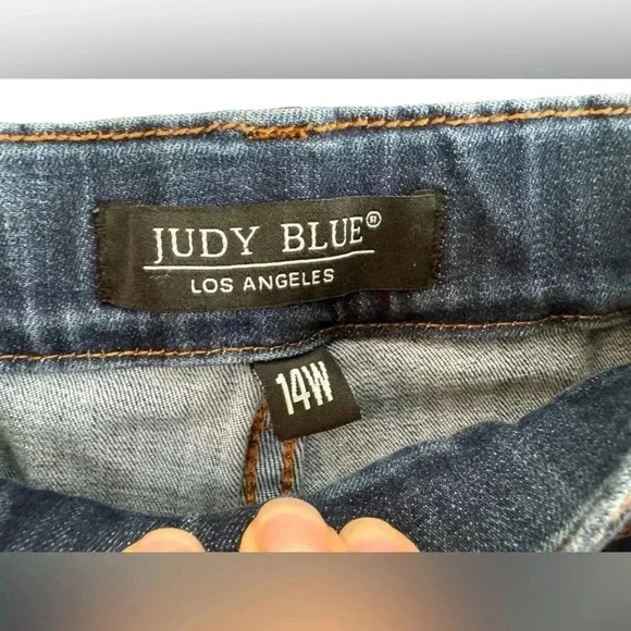 Judy Blue Pull On Skinny Jeans Dark Wash Denim Stretch Size 14W (00882) - Picture 3 of 9